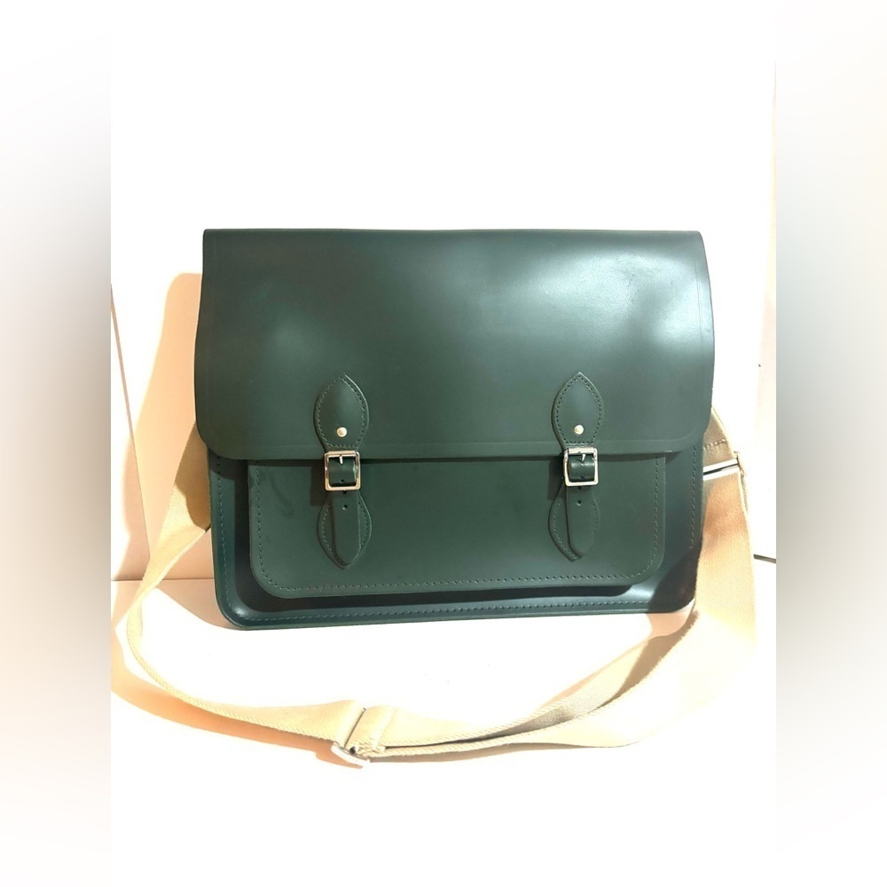 The Cambridge satchel unisex messenger briefcase Classic Green Leather bag